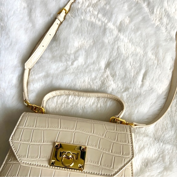 JW PEI crossbody purse - Picture 2 of 5